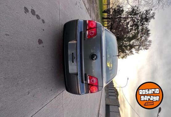 Autos - Volkswagen Bora 2011 Nafta 203000Km - En Venta