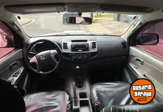 Camionetas - Toyota Hilux 2013 Diesel 130000Km - En Venta