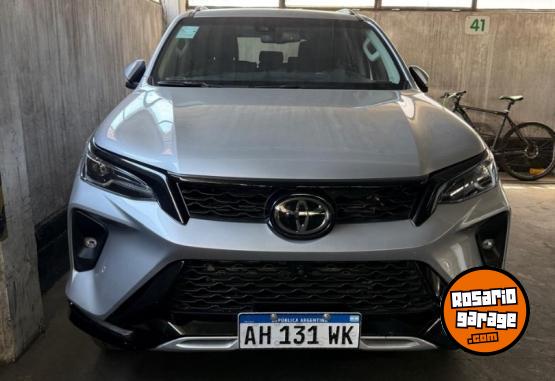 Camionetas - Toyota SW4 SRX 4x4 A/T 2025 Diesel 11500Km - En Venta
