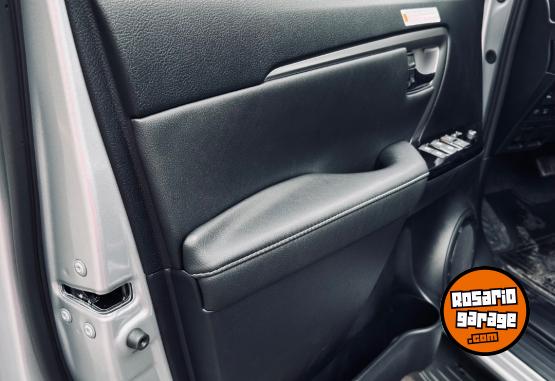 Camionetas - Toyota SW4 SRX 4x4 A/T 2025 Diesel 11500Km - En Venta