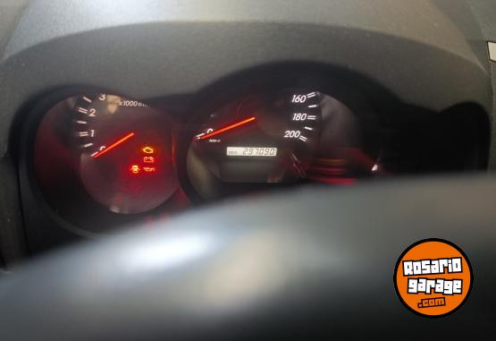 Camionetas - Toyota Hilux srv 2011 Diesel 290000Km - En Venta