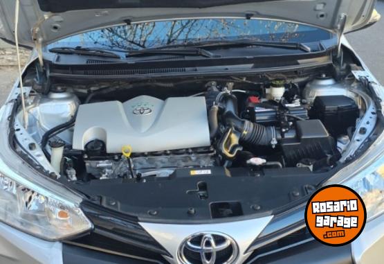 Autos - Toyota YARIS XS 5 PUERTAS 2022 Nafta 54500Km - En Venta