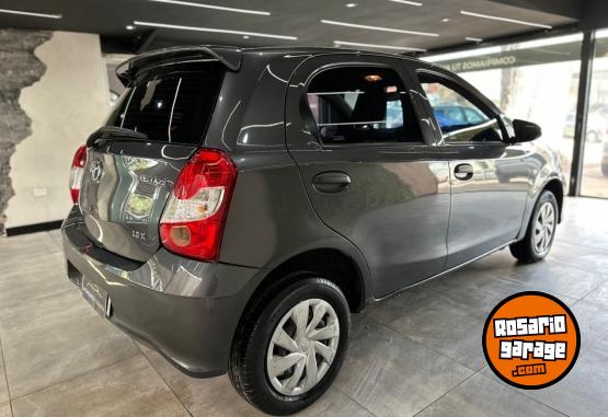 Autos - Toyota Etios X 2023 Nafta 48000Km - En Venta