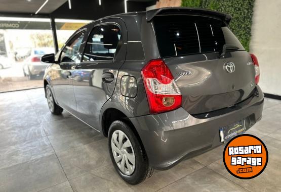 Autos - Toyota Etios X 2023 Nafta 48000Km - En Venta