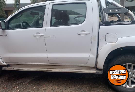 Camionetas - Toyota Hilux 2014 Diesel 180000Km - En Venta