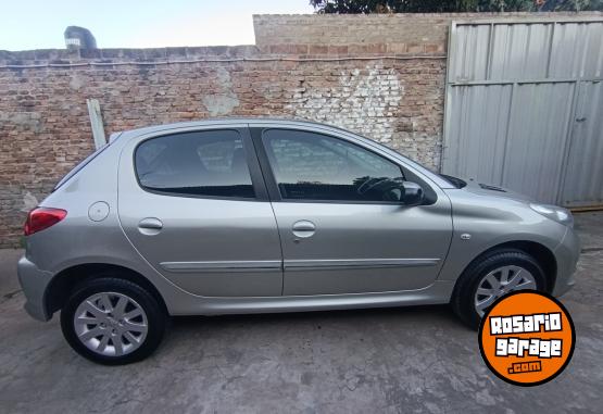 Autos - Peugeot 207 2013 Nafta 136000Km - En Venta