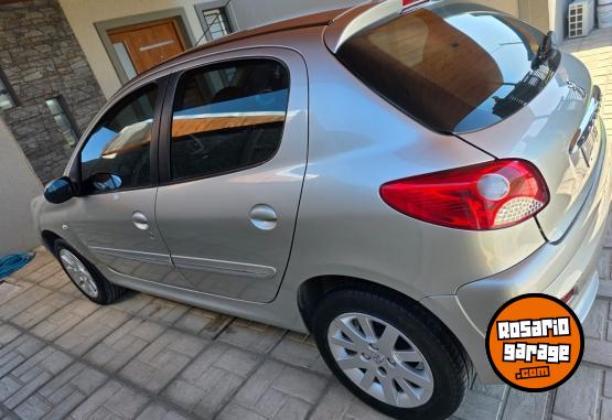 Autos - Peugeot 207 2013 Nafta 136000Km - En Venta