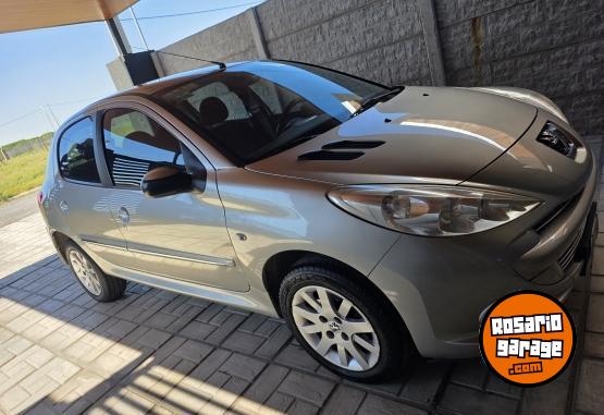 Autos - Peugeot 207 2013 Nafta 136000Km - En Venta