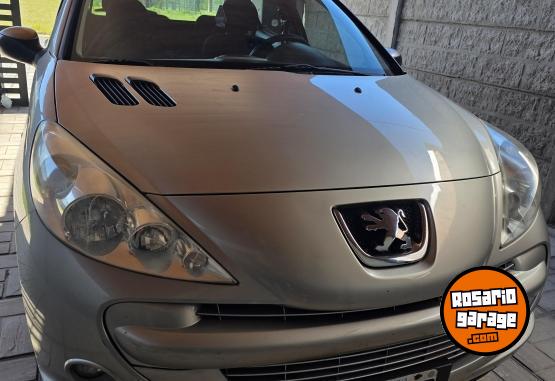 Autos - Peugeot 207 2013 Nafta 136000Km - En Venta