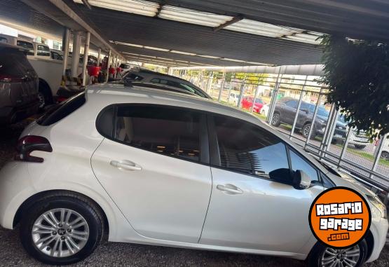 Autos - Peugeot 208 Allure 1.6 2018 Nafta 124210Km - En Venta