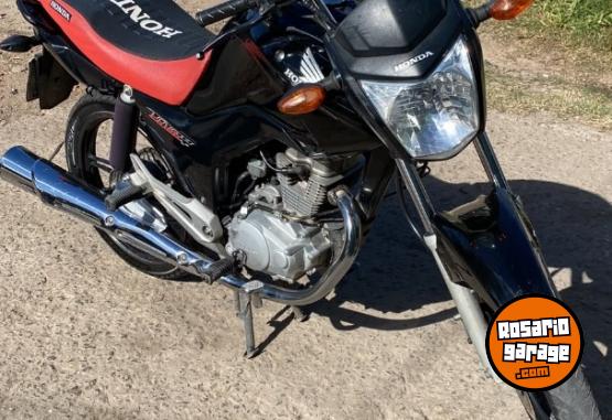 Motos - Honda New titan 150 2017 Nafta 26000Km - En Venta