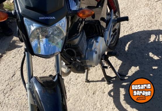 Motos - Honda New titan 150 2017 Nafta 26000Km - En Venta