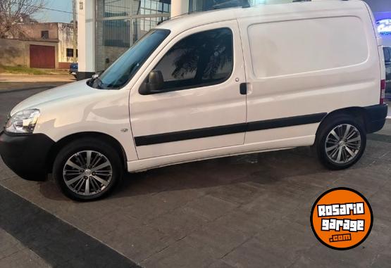 Utilitarios - Citroen Berlingo Furgon HDI 2023 Diesel 30000Km - En Venta