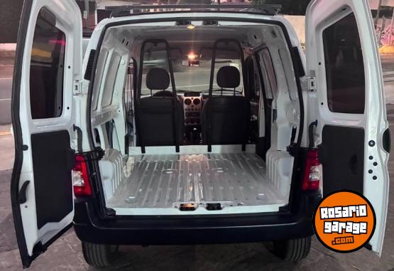 Utilitarios - Citroen Berlingo Furgon HDI 2023 Diesel 30000Km - En Venta