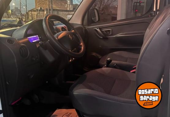 Utilitarios - Citroen Berlingo Furgon HDI 2023 Diesel 30000Km - En Venta