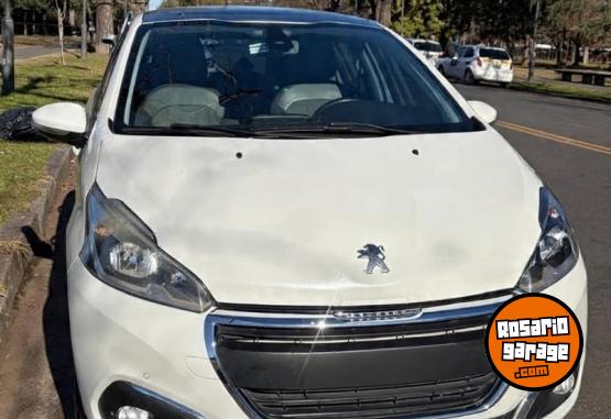 Autos - Peugeot 208 2017 Nafta 110000Km - En Venta