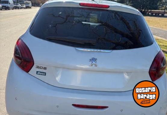 Autos - Peugeot 208 2017 Nafta 110000Km - En Venta