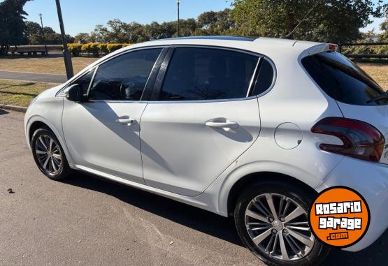 Autos - Peugeot 208 2017 Nafta 110000Km - En Venta