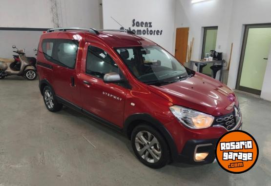 Utilitarios - Renault KANGOO STEPWAY 2022 FULL 2022 Nafta 70000Km - En Venta
