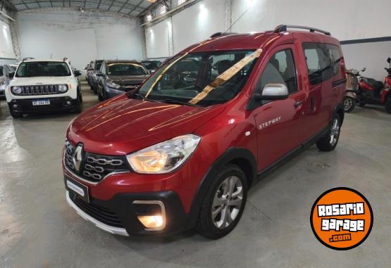 Utilitarios - Renault KANGOO STEPWAY 2022 FULL 2022 Nafta 70000Km - En Venta
