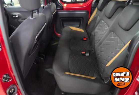Utilitarios - Renault KANGOO STEPWAY 2022 FULL 2022 Nafta 70000Km - En Venta