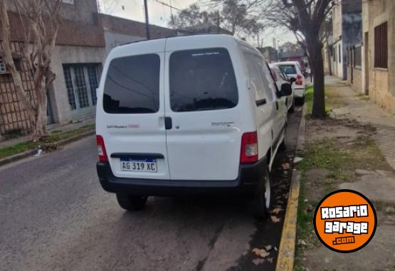 Utilitarios - Citroen Berlingo 2023 Diesel 33000Km - En Venta