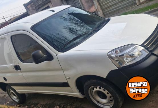 Utilitarios - Citroen Berlingo 2023 Diesel 33000Km - En Venta