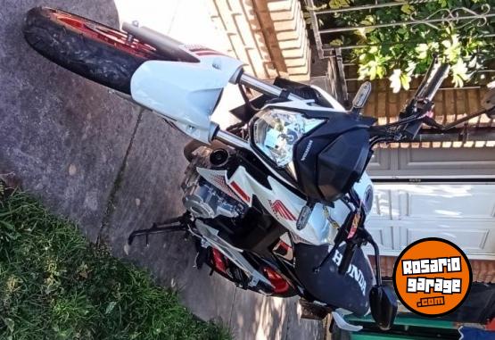 Motos - Honda Twister CB 250 2022 Nafta 15000Km - En Venta