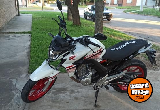 Motos - Honda Twister CB 250 2022 Nafta 15000Km - En Venta