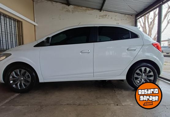 Autos - Chevrolet Onix joy black 2023 Nafta 18000Km - En Venta