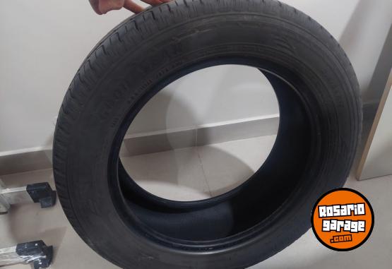 Accesorios para Autos - Cubierta Goodyear 215/55R17. Impecable estado. 30000 km - En Venta
