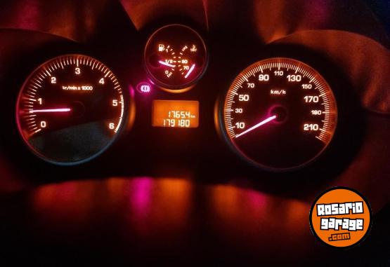 Autos - Peugeot 207 2010 Diesel 180000Km - En Venta
