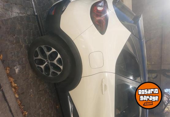 Autos - Renault Captur 2019 Intens 2019 Nafta 120000Km - En Venta