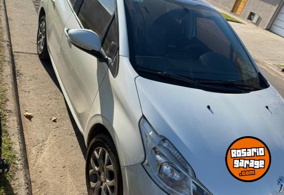 Autos - Peugeot 208 Allure 1.6 aspirado 2014 Nafta 150000Km - En Venta