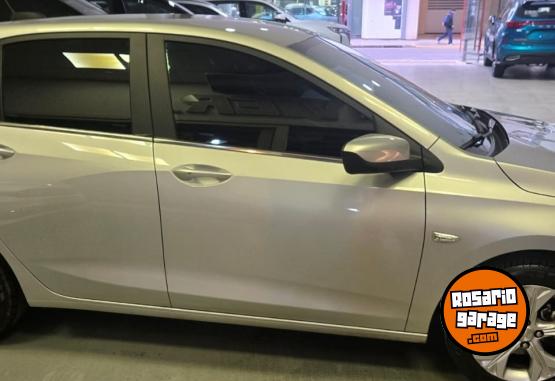 Autos - Chevrolet ONIX 5P 1.0T MT PREMIER 2020 Nafta 23700Km - En Venta