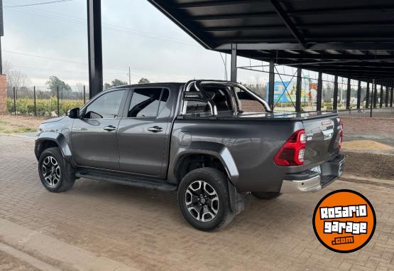 Camionetas - Toyota Hilux 2025 Diesel 40000Km - En Venta