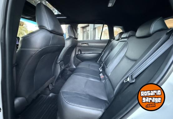 Autos - Toyota Corolla Cross Seg 2022 Electrico / Hibrido 33000Km - En Venta