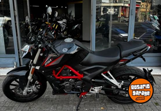 Motos - Benelli 251 S 2023 Nafta 9762Km - En Venta