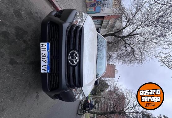 Camionetas - Toyota Hilux 2025 Diesel 84Km - En Venta
