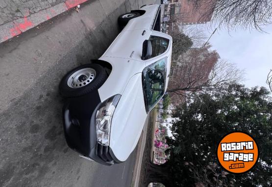 Camionetas - Toyota Hilux 2025 Diesel 84Km - En Venta