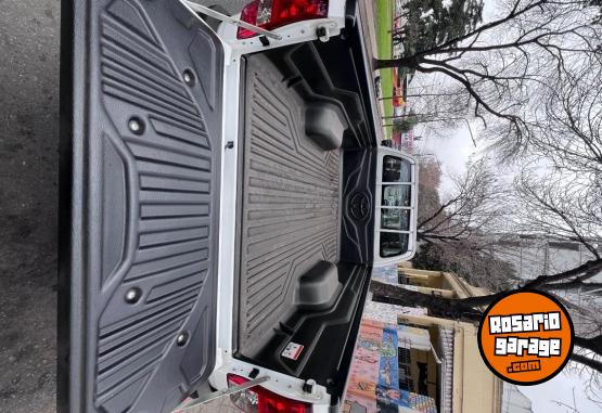 Camionetas - Toyota Hilux 2025 Diesel 84Km - En Venta