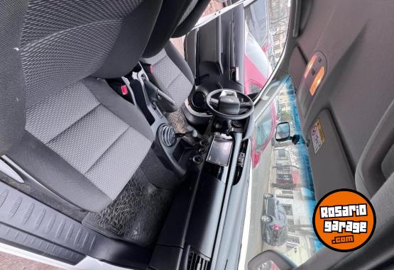 Camionetas - Toyota Hilux 2025 Diesel 84Km - En Venta
