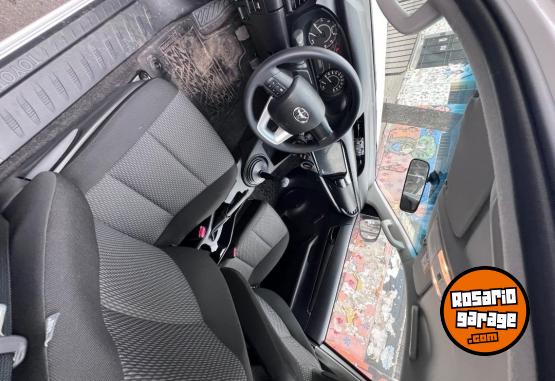 Camionetas - Toyota Hilux 2025 Diesel 84Km - En Venta