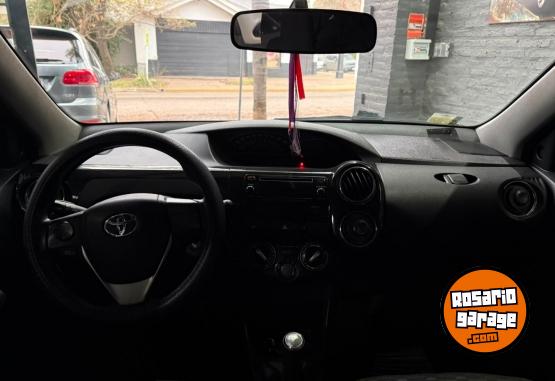 Autos - Toyota Etios xs 1.5 2016 Nafta 170000Km - En Venta