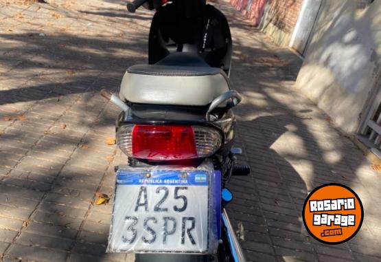 Motos - Motomel Blitz 2025 Nafta 5800Km - En Venta