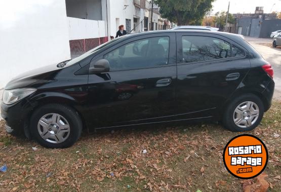 Autos - Chevrolet Onix Joy 2017 GNC 132000Km - En Venta