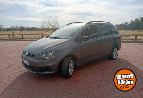 Autos - Volkswagen Suran 2017 Nafta 136000Km - En Venta