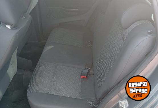 Autos - Volkswagen Suran 2017 Nafta 136000Km - En Venta