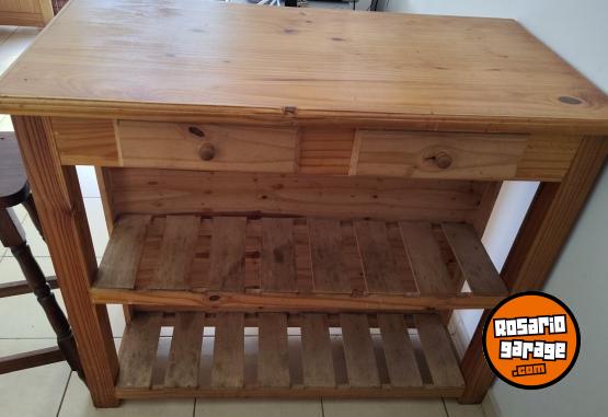 Hogar - Vendo barra de madera de pino + 3 banquetas. - En Venta