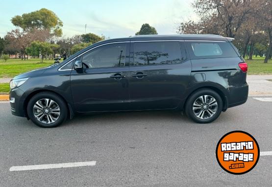 Camionetas - Chrysler Carnival 2019 Diesel 99500Km - En Venta